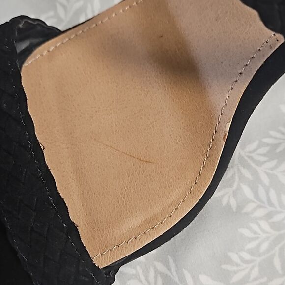 Torrid Black Faux Suede Sandals 4 Inch Heels Size 8.5 W - Picture 8 of 16